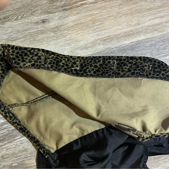 ‼️VINTAGE Essential styles leopard vest|| Size Large - Picture 4 of 7